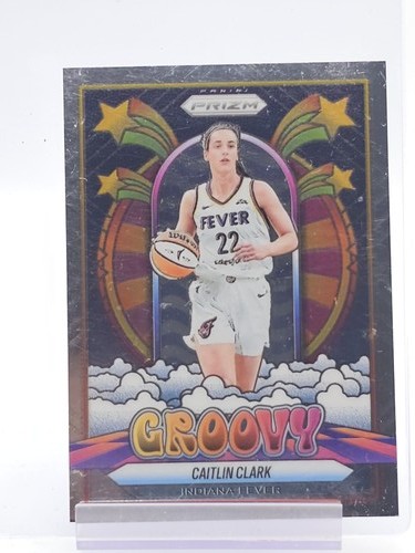 CAITLIN CLARK 2025-26 PANINI PRIZM WNBA GROOVY #10 INDIANA FEVER Q3686