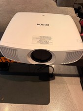 Epson EH-LS11000W 4K Laser Projector – ONLY 40 HOURS – BOXED