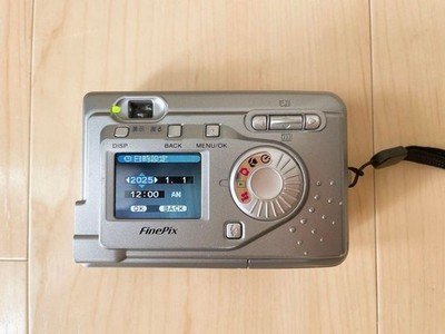 Fujifilm FinePix A203 Digital Camera Tested with Accessories Box