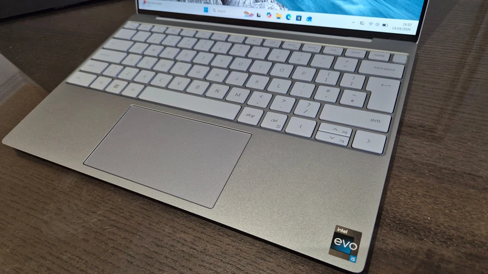 Dell XPS 13 9315 13.3" (256GB SSD, Intel Core i5-1230U 3.30GHz, 8GB RAM) Laptop, photo 2 of 5