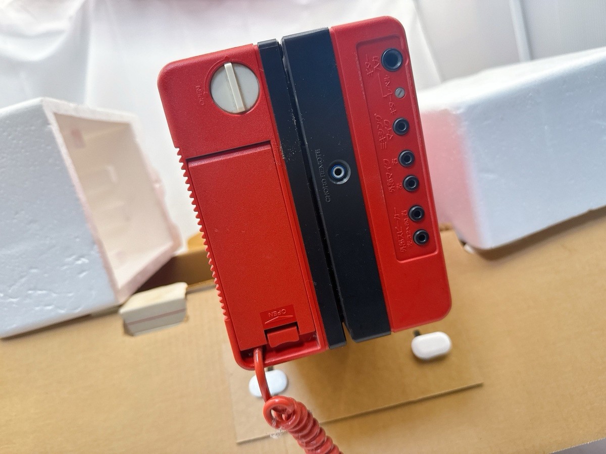 SONY CFS-C7 Red CHORD MACHINE FM/AM Stereo Radio Cassette Player