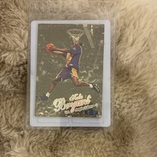 Kobe Bryant [Gold Medallion] #70 Prices | 2006 Ultra | Basketball 