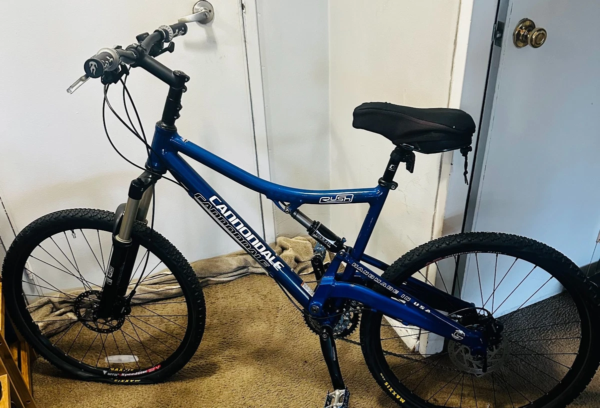 Preços baixos em Cannondale Unissex para Adultos Mountain Bike 26
