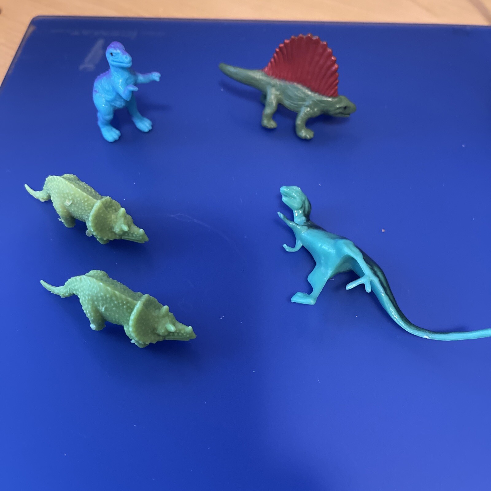 Dinosaurs Mixed Toy Lot (5) of Plastic Figures Prehistoric Dinos Educational USA