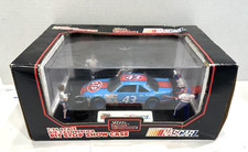 NEW SEALED Racing Champions Diecast Richard Petty Pit Stop Show Case 1:24 Scale