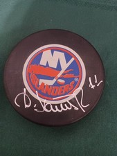 DARIUS KASPARAITIS #11 Autographed NY Islanders Official Hockey Puck  Slovakia 