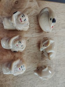 Set Oof 6 Vintage Japanese Netsuke Buttons.