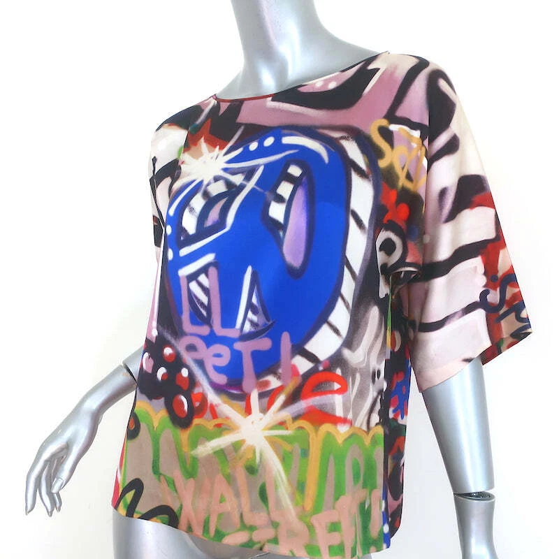 Blusa Moschino Estampado Graffiti Multicolor Seda Satén Talla US 6 Manga Corta Top Foto 2 de 4