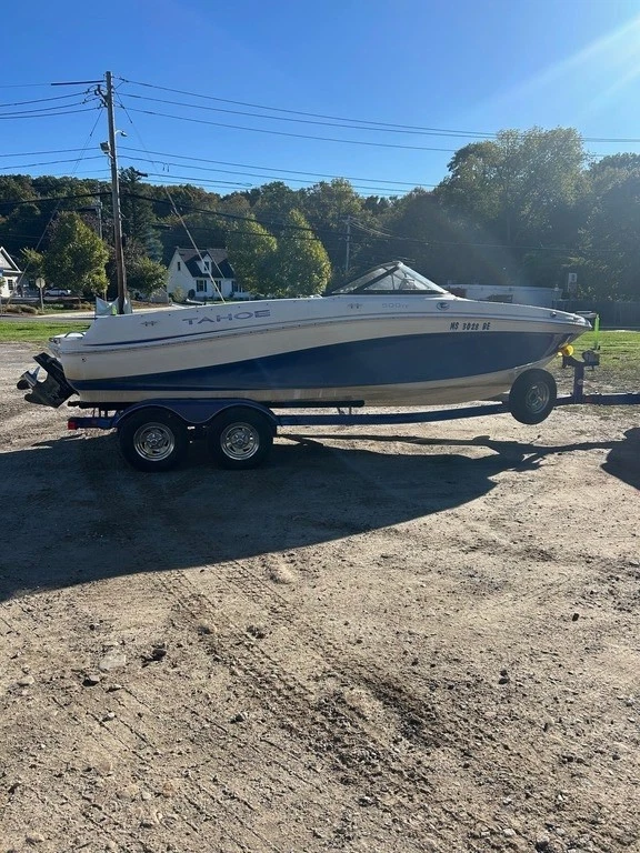 2015 Tahoe 500 TF 20' Ski Boat Mercury 43 Inboard 2015 Tahoe Trailer G.P.S. - Image 2 of 4