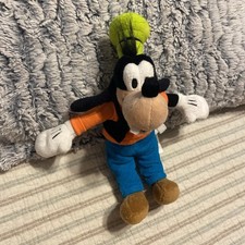 DISNEY STORE GOOFY 10 INCH Bean Bag Plush Mickey Pluto.