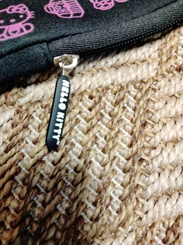 Funda de neopreno para tableta portátil Sanrio Hello Kitty usada negra rosa 8x11x3/4" Foto 3 de 4