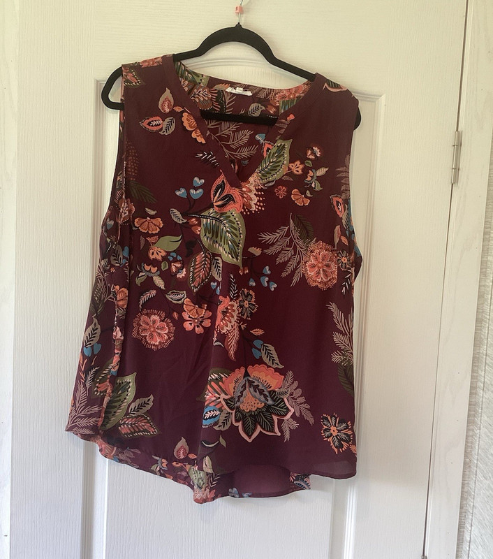 maurices Burgundy Floral Woven Polyester Ruffle Tank Plus 2X EUC