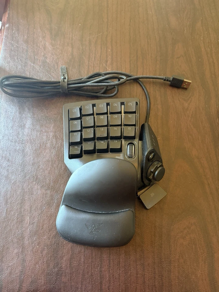 Razer Gaming Set (Blackwidow Elite Keyboard, Basilisk Mouse, Tartarus V2 Keypad) - Image 4 of 4