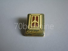 OLDSMOBILE ROCKET LOGO 7/8 BUBBLE TYPE LOGO A...