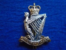ERII ROYAL IRISH RANGERS ANODISED STAYBRITE GOLD & SILVER BELT BADGE + PIN
