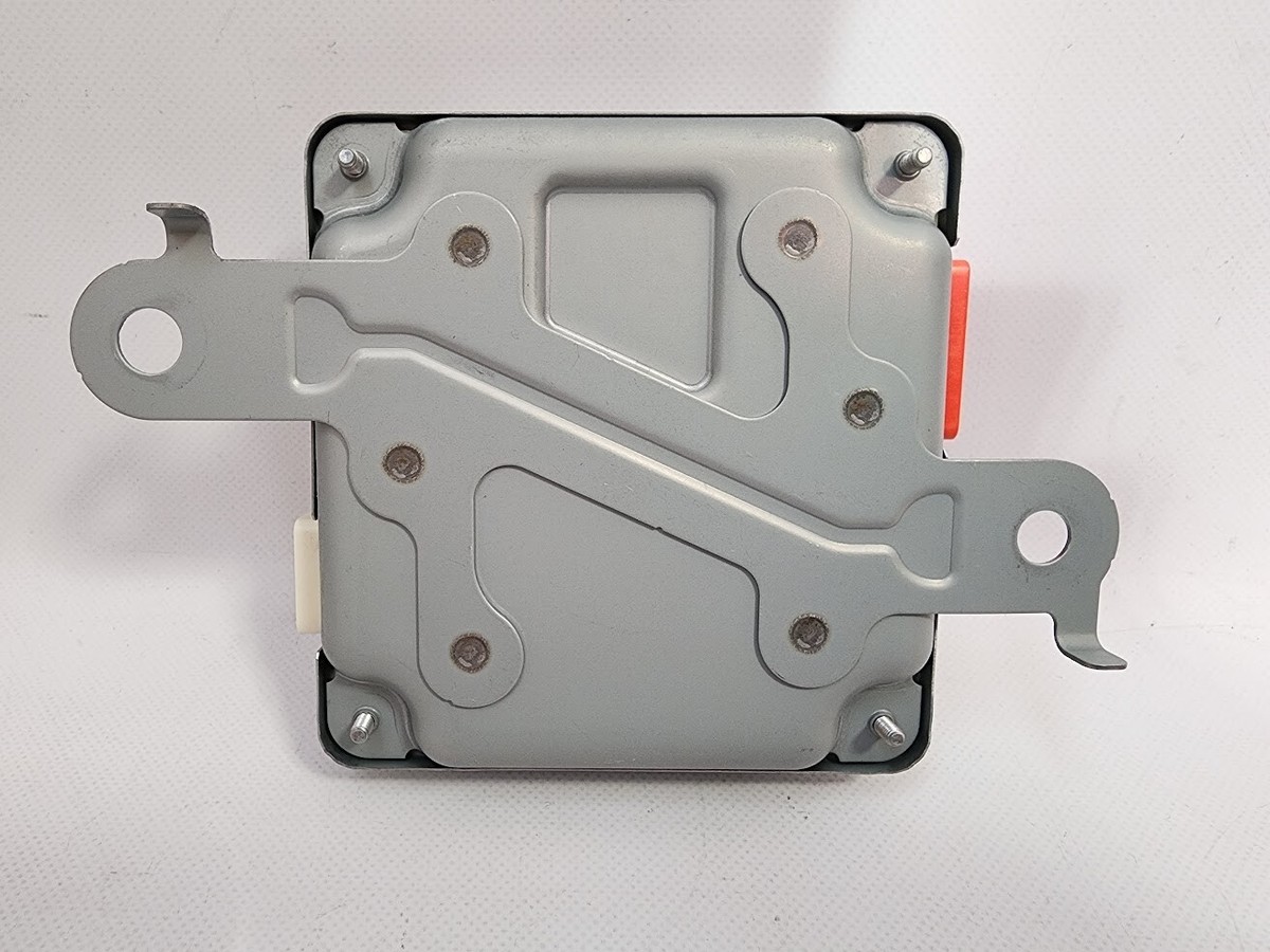 Toyota NHP10 aqua VITZ Hybrid Battery Voltage Sensor 89892-52011