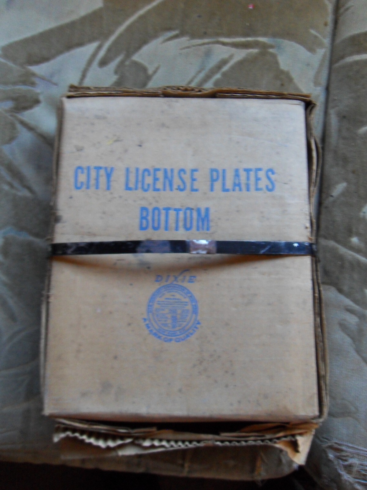 100 NOS ALBEMARLE NC NORTH CAROLINA 1990 CITY LICENSE PLATE TOPPER 201