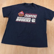 vtg UConn Huskies Women's Basketball 2002 NCAA Champions t-shirt fits LARGE / XL
