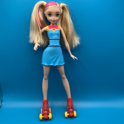 WORKING Barbie Video Game Hero Light Up Roller Skates Mattel Doll 2016