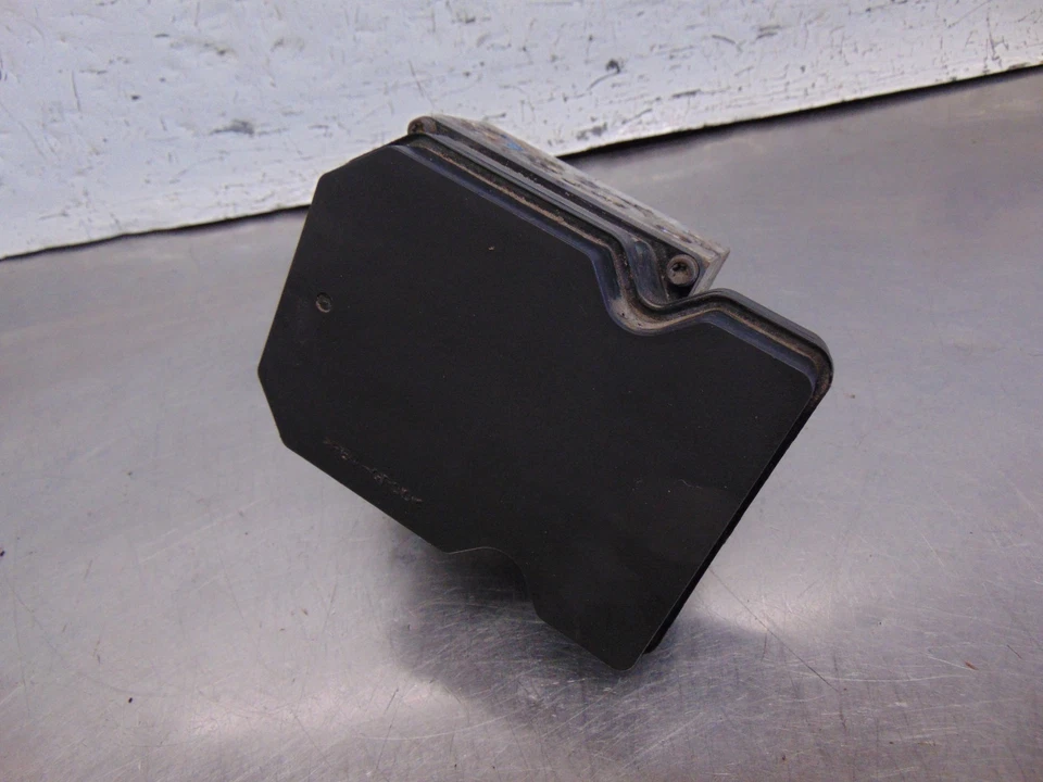 Nissan Elgrand ABS Pump E51 02-08 TD8401 Anti lock braking - Image 2 of 4