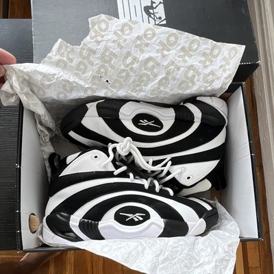 Reebok Shaqnosis Men s Black/White Low Top Lace-Up Athletic Sneakers