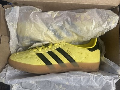 adidas Gazelle Indoor Shock Yellow Black JR6303 9 Men s/10 Women s New in box
