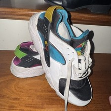 Size 10 Nike Air Huarache Peace, Love, Swoosh EU 44