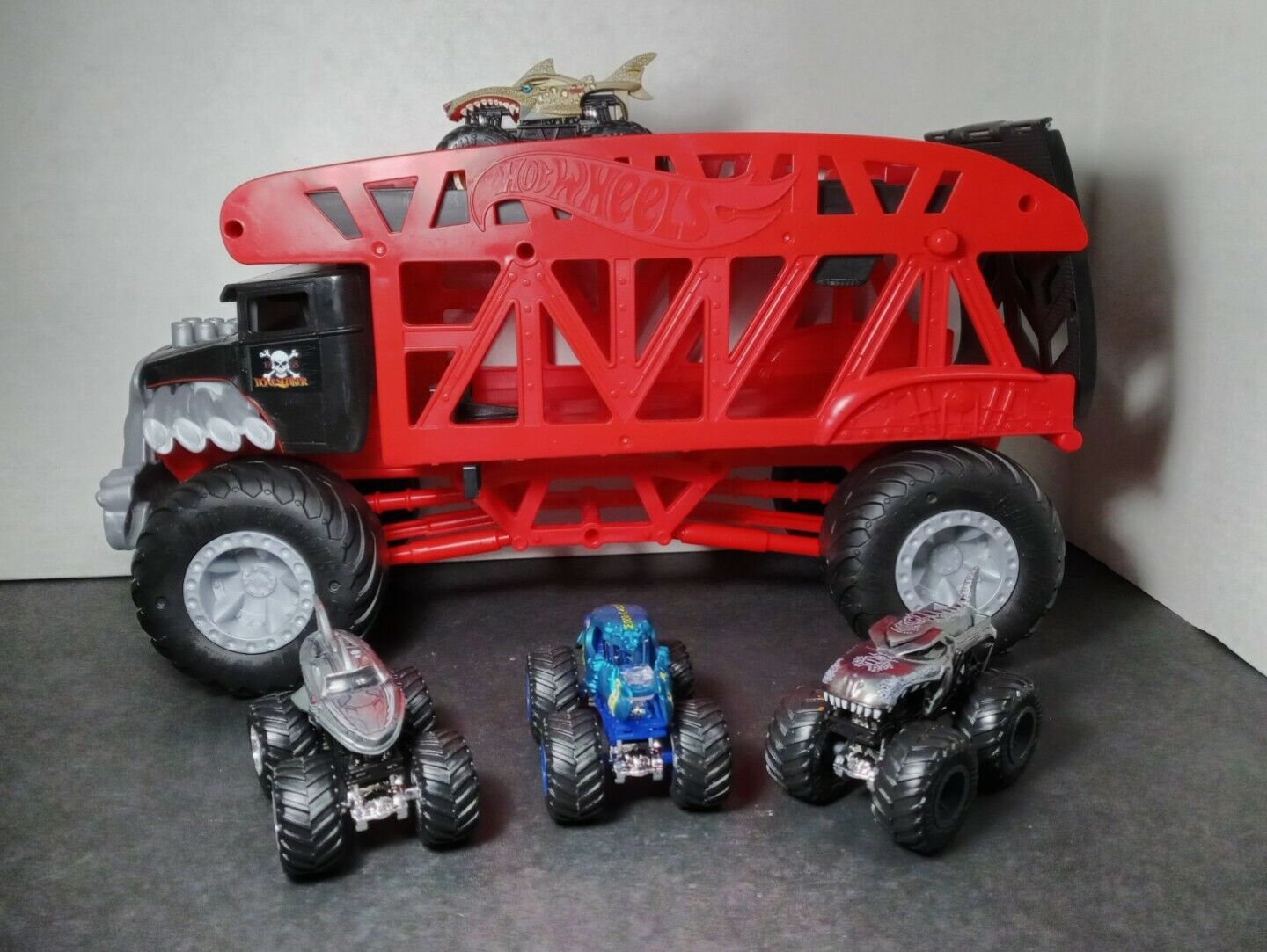 Hot Wheels Monster Trucks Bone Shaker Vehicle – Square Imports