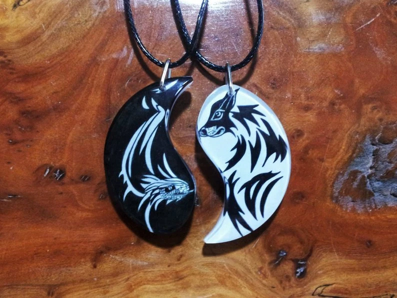 Wolf friendship necklaces deals