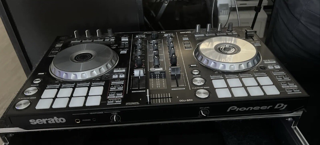 PIONEER DJ DDJ-SR2 4-DECK SERATO DJ PRO CONTROLLER | eBay