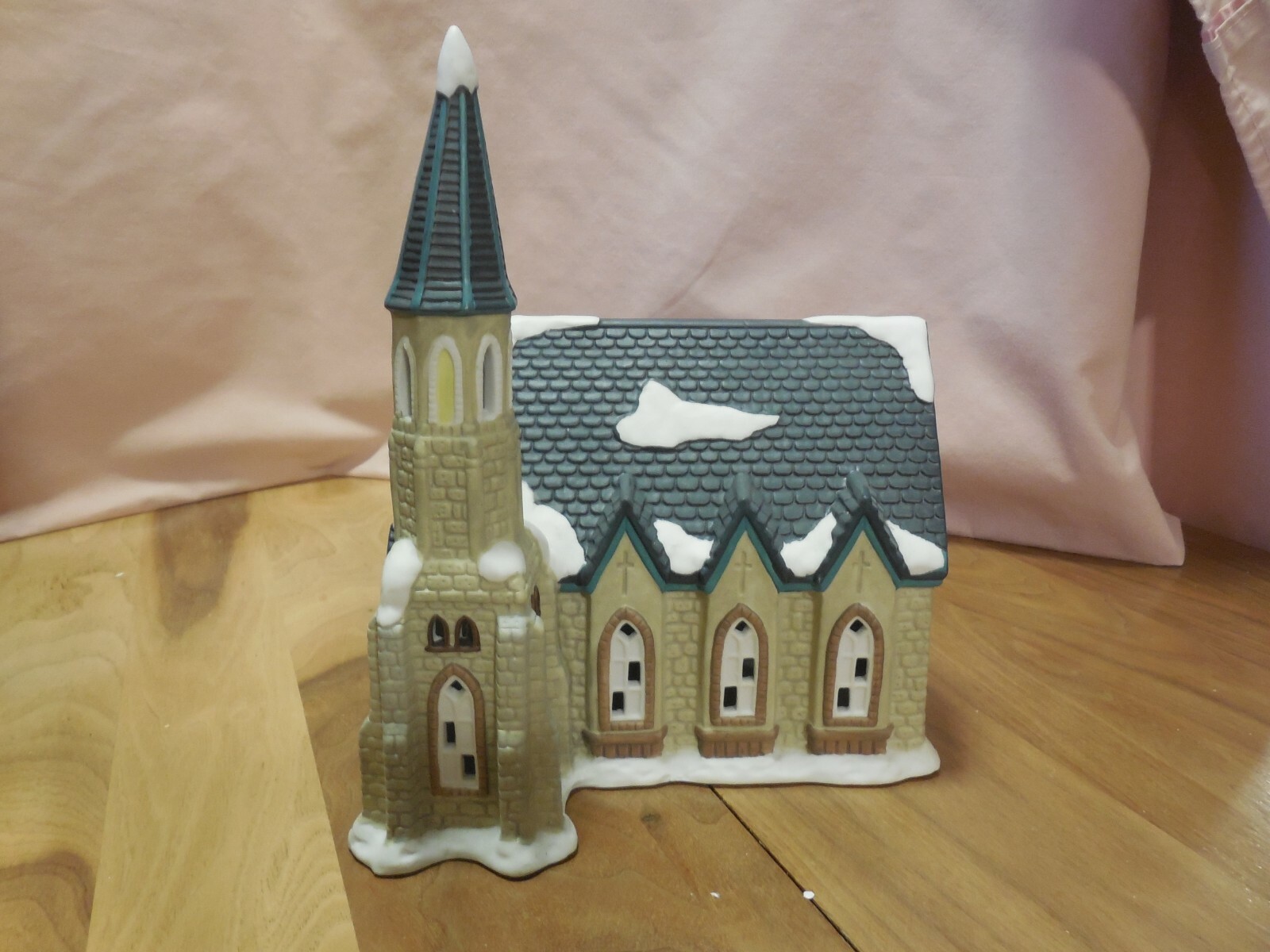 Copperfield Keepsake Porcelain Lighted House, with Christmas wreaths eBay