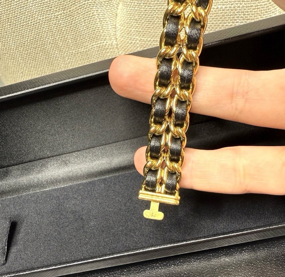 Chanel Authentic Premiere Rock Quartz Watch Size Large l Gold