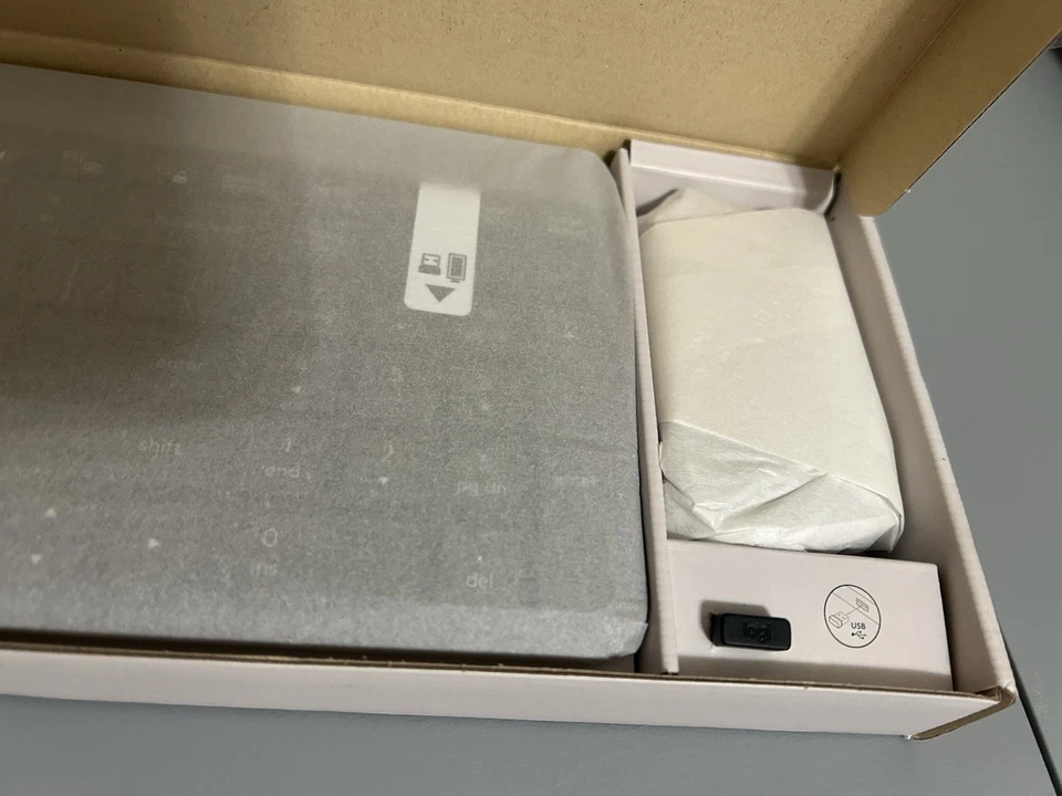 Brand New Logitech MK470 Slim Combo Wireless Keyboard and Mouse Black - Image 3 of 4