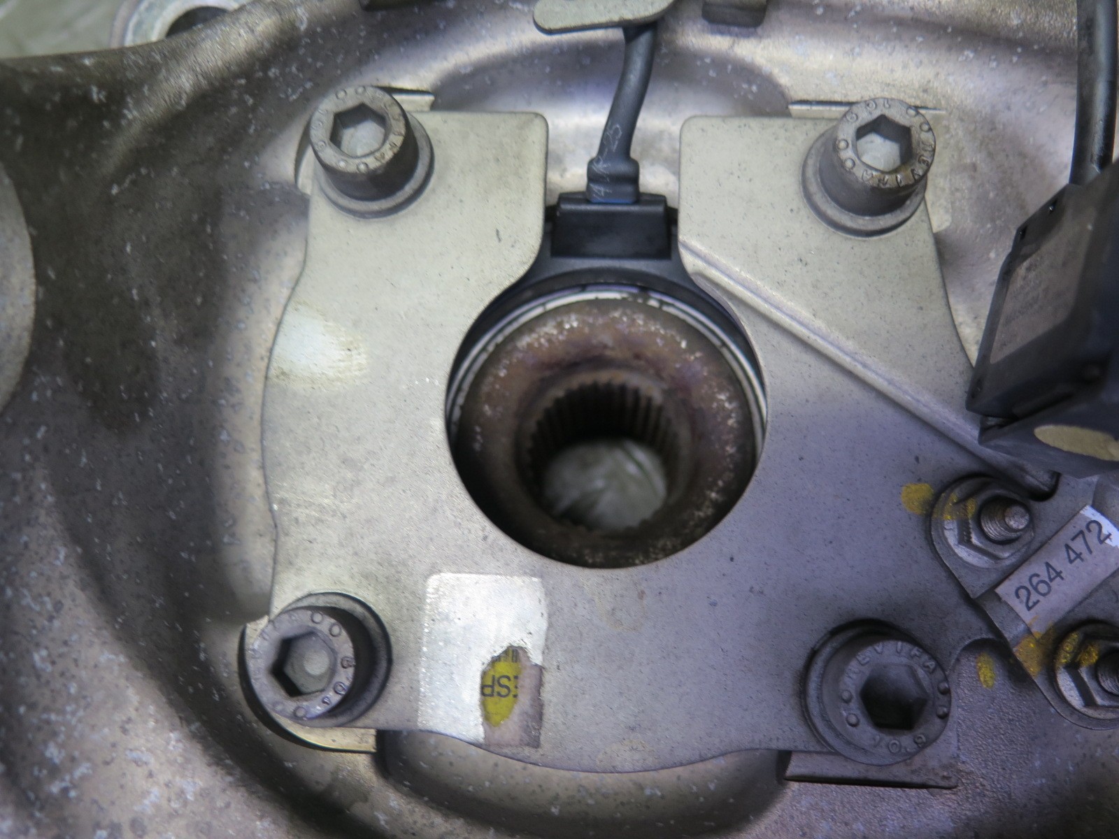2008-2019 MASERATI GRANTURISMO M145 RWD FRONT RIGHT SPINDLE KNUCKLE WHEEL HUB