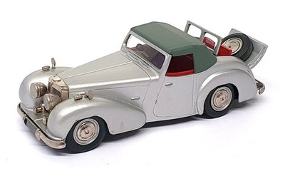 Minimarque 43 Maßstab 1:43 UK4C - 1947 Triumph Roadster Dickie offen - silber