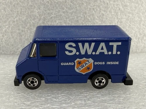 Hot Wheels Vintage Scene Machines Swat Van Mint Condition