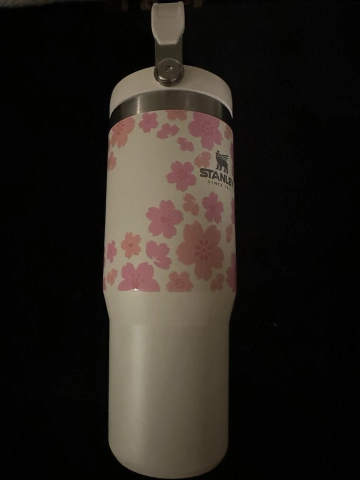 Copo/alça Stanley Sip 30 oz tampa torcida flip up branco/rosa gráfico "ALOHA" - Imagem 4 de 4