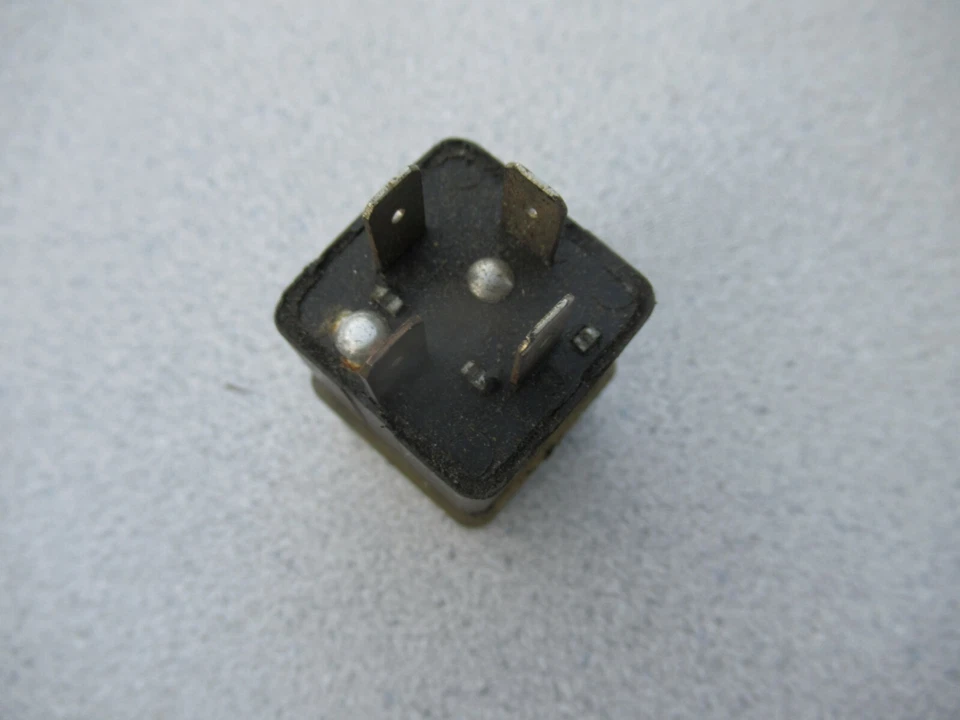 Relais De Dégivrage De Vitre Arrière Porsche 924 WEHRLE 477 951 253 A C#C18 - Photo 3/3