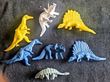 7 Vintage japanese plastic dinosaurs  bx 10 