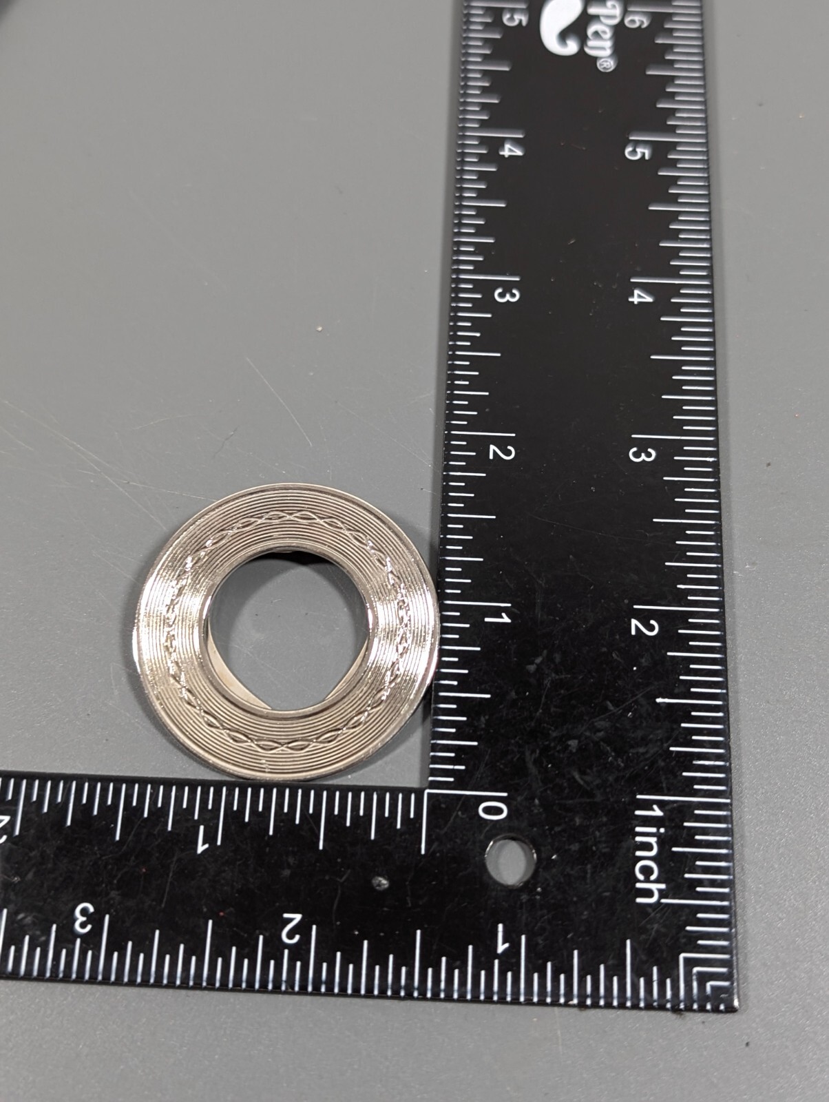 Vintage Silver Tone Brused Round Circle Mid Mod Scarf Dress Clip