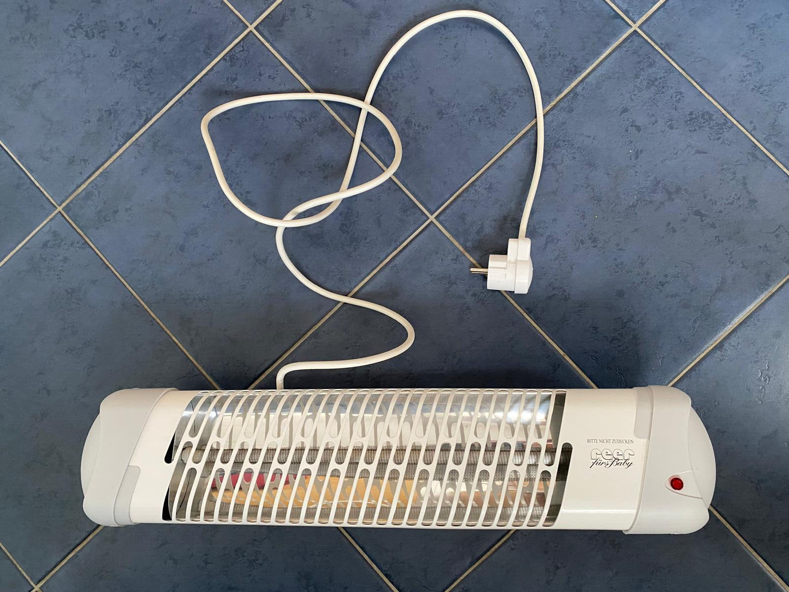 Reer Wickeltisch Heizstrahler Wärmelampe für Baby zur Wandmontage Decken