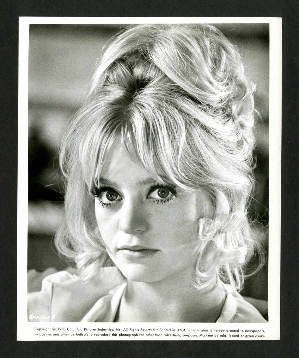GOLDIE HAWN PORTRAIT STRIKING BEAUTIFUL BIG BLUE EYES 8 x 10 original photo  | eBay