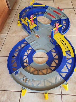 shake and go crash ups race track