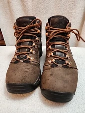 Danner BOOTS Mens 10.5 Brown Hiking Work Vibram Goretex 13858