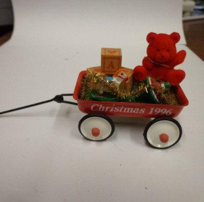 Vintage Figi's Red Wagon Christmas  1996   Figurine