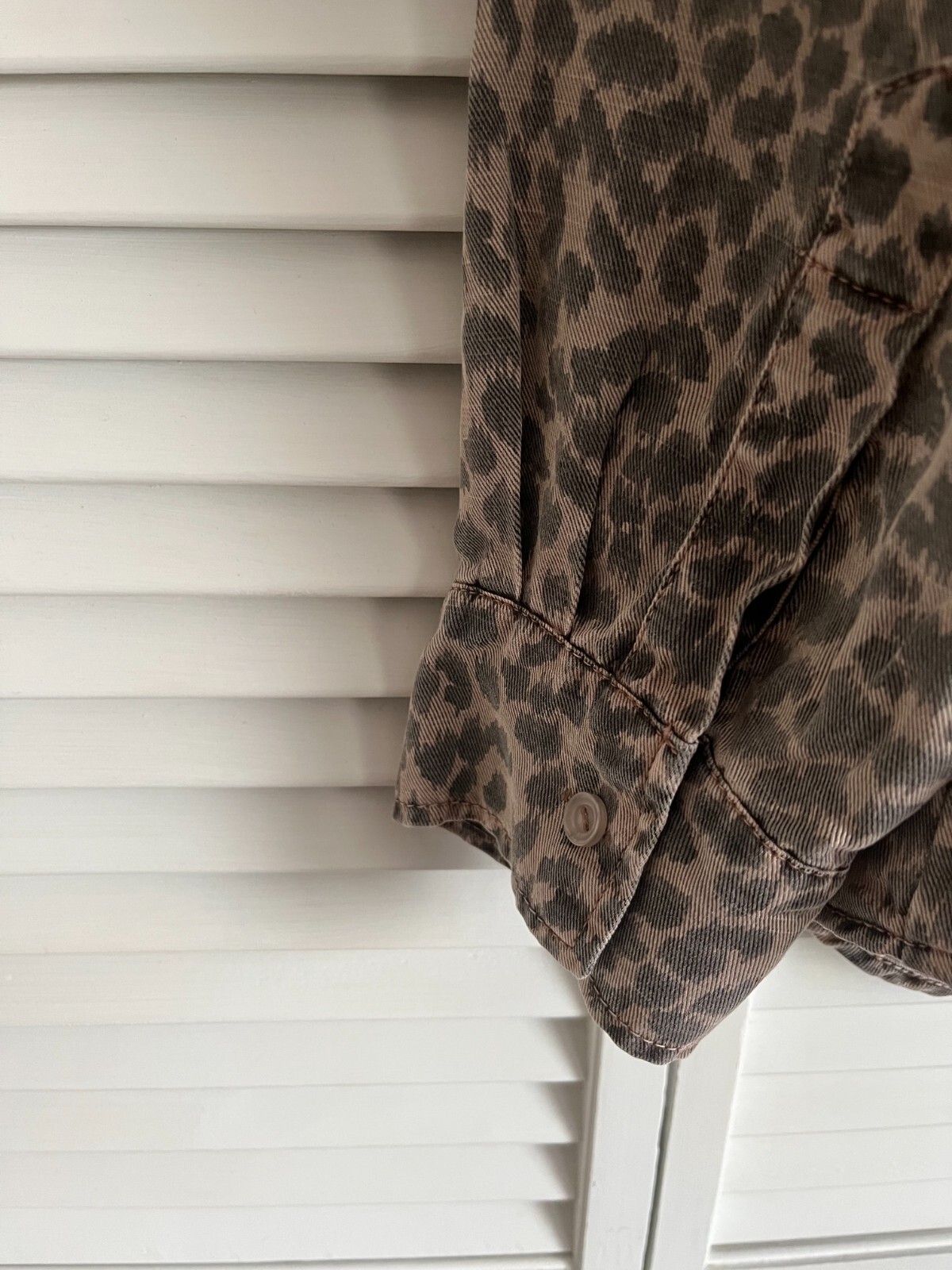 Monrow Mini Leopard Basic Shirt brown women’s med… - image 8