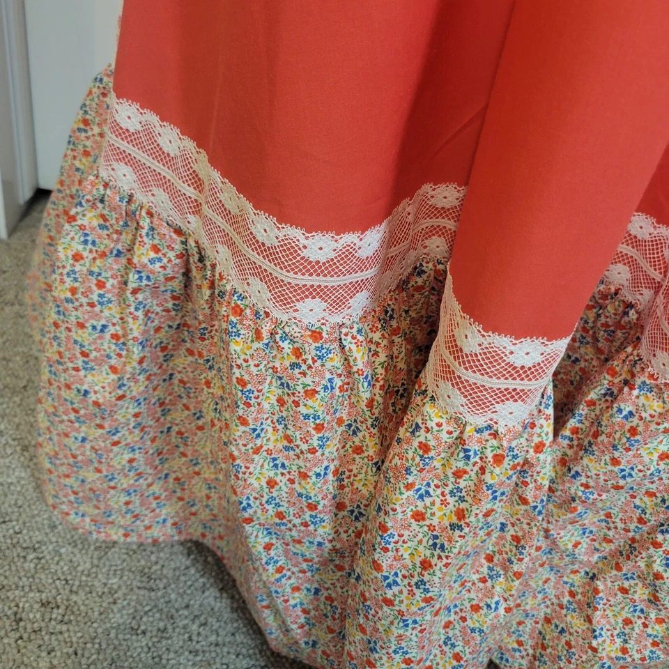 Pioneer Colonial Women's Blouse and Skirt Costume Calico and Orange Size S/M - Image 3 of 4