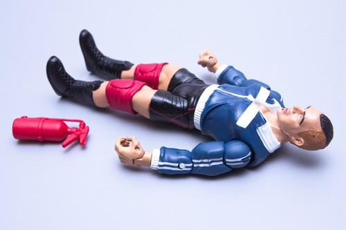Figura de lucha libre Jakks WWE Ruthless Aggression Series 35 2008 Santino Marella - Imagen 12 de 12