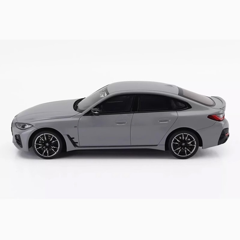 BMW M440i XDrive Gran Coupé – Ottomobile 1/18, Couleur Brooklyn Grey, Neuve