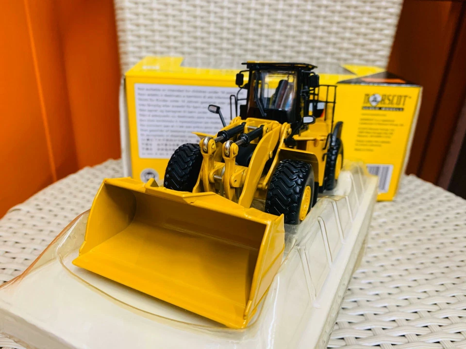 Norscot Cat 980K Wheel Loader 1/50 Scale DieCast Model New in Original Box 55289 - Image 4 of 4